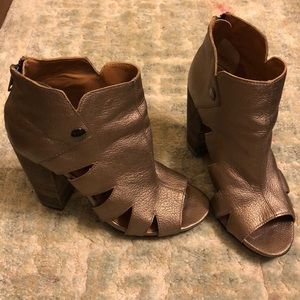 *MOVING SALE* Kelsi Dagger Leather Heels